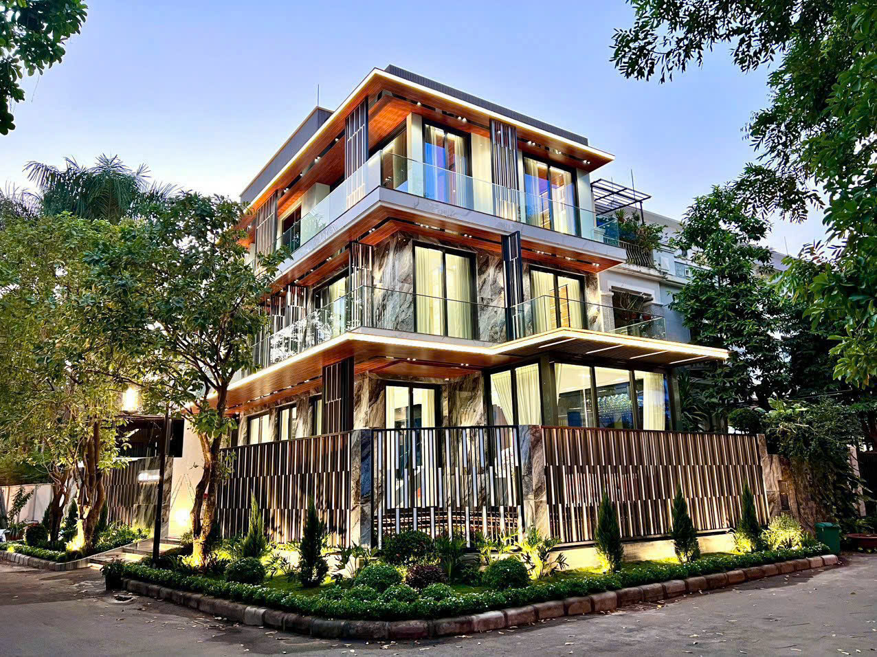 BÁN GÓC 2 MẶT TIỀN – BIỆT THỰ MỸ THÁI - PHÚ MỸ HƯNG - GIÁ BÁN 70 TỶ