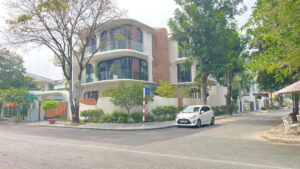 Bán biệt thự góc 2 mặt tiền Mỹ Phú 1, Phú Mỹ Hưng – Sân vườn rộng, thiết kế đẳng cấp, có thang máy